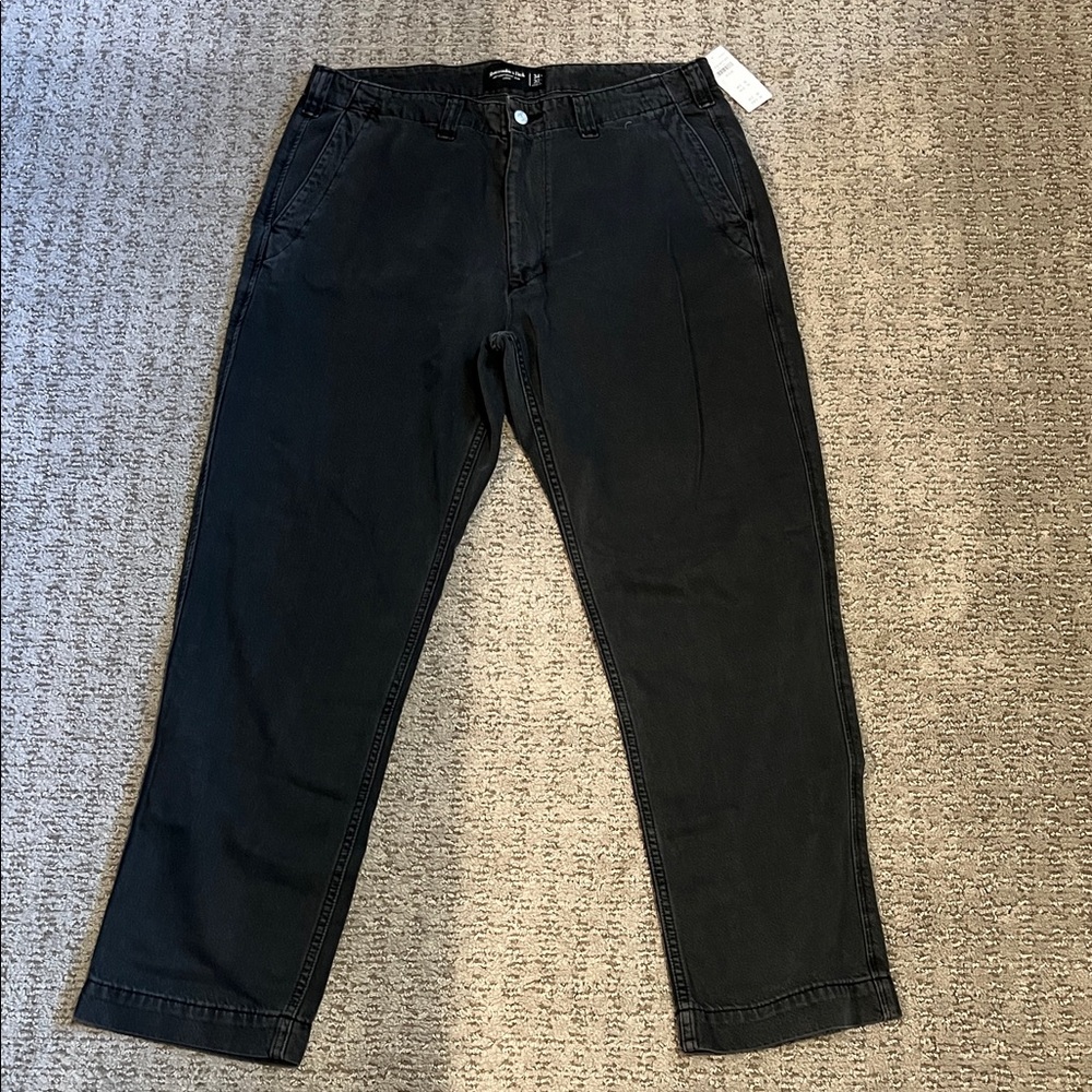 Abercrombie & Fitch Men's Dark Gray Relaxed Jeans- NWT